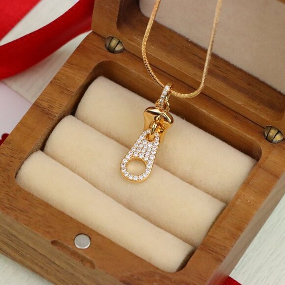 "Stylish Rose Gold Zipper Shape Pendant with Sparkling Stones, XPPT1477 - Picture 6 of 13